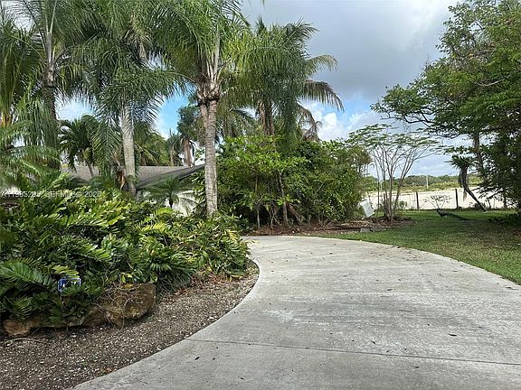 5th image of 29400 SW 179th Ave