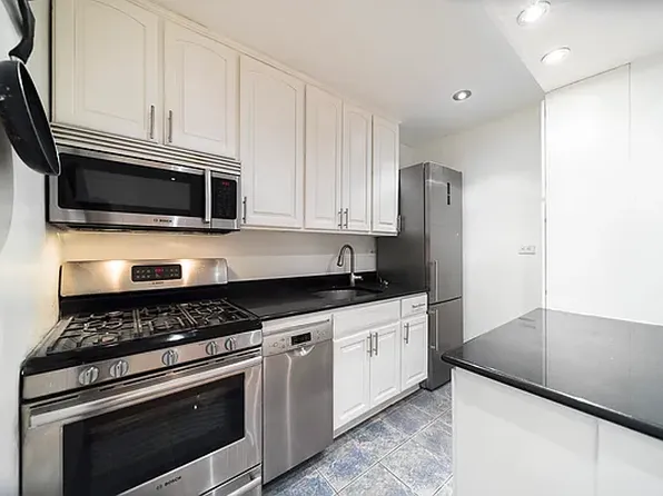 302 East 88th Street image 13 of 15