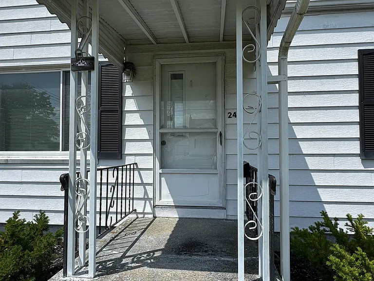 241 Helena Dr — Photo 5