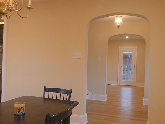 4th image of 1043 Magnolia Dr