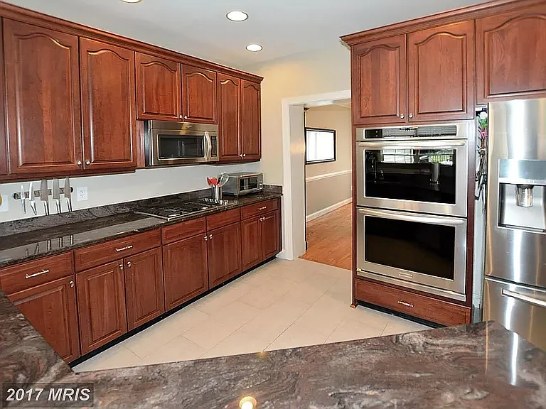 20156 Valhalla Sq — Photo 18