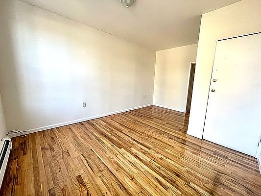 5th image of 14-34 28th Ave #2T