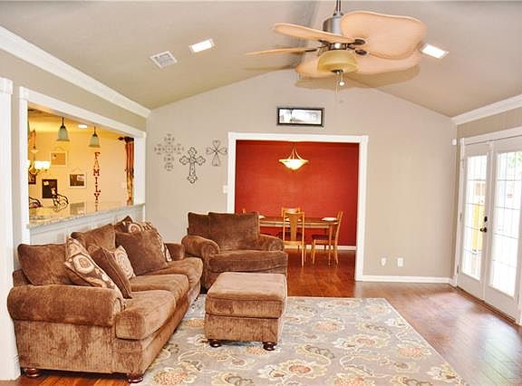 4th image of 2713 Good Shepherd Dr