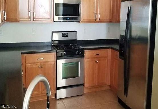 5th image of 4224 Falcon Creek Dr
