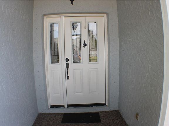 2nd image of 1050 Wexford Leas Blvd