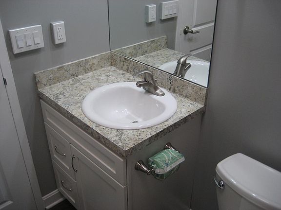 5th image of 810 Matson Pl Unit 404