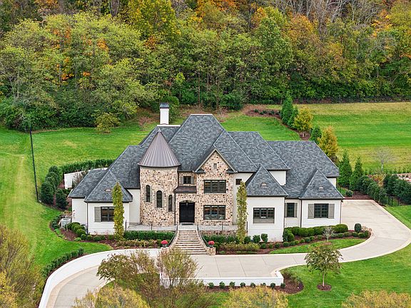 3rd image of 822 Windstone Blvd