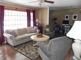 887 Embury Rd, Penfield, NY 14526