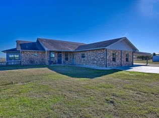 1733 County Road 376, Shiner, TX 77984