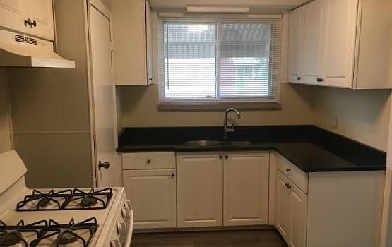 3rd image of 12851 Rosemary Blvd