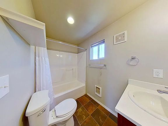 2nd image of 518 2nd St APT 9