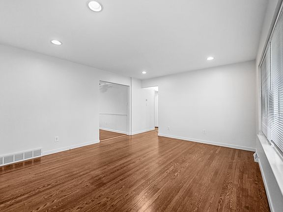 2nd image of 1784 Keats Ave