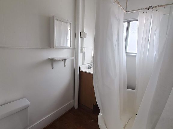 5th image of 30 Dudley Ave APT 19