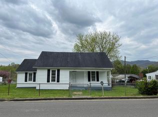 1002 King Springs Rd, Johnson City, TN 37601