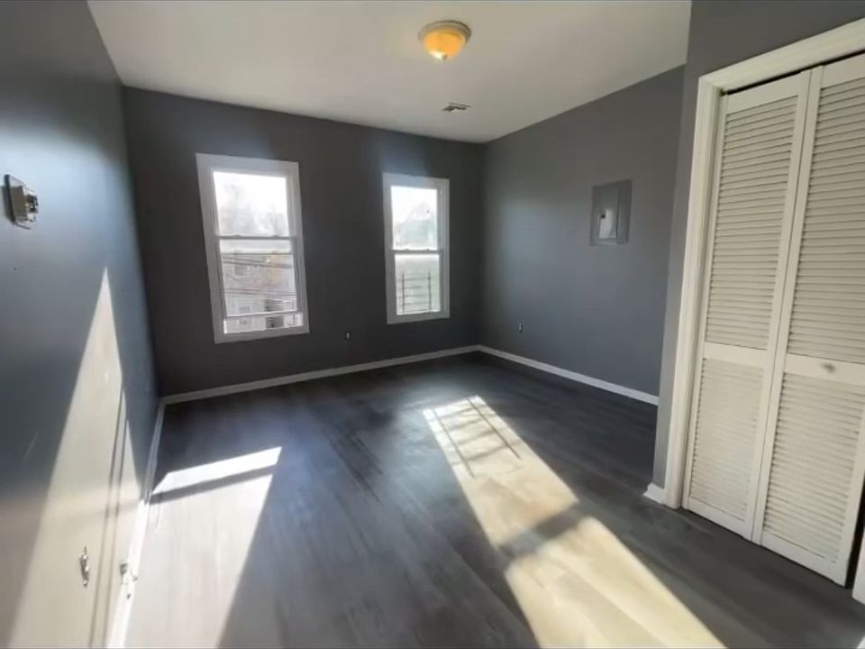 1st image of 111 Putnam St Floor 2