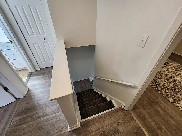 2472 Warren Pkwy — Photo 11