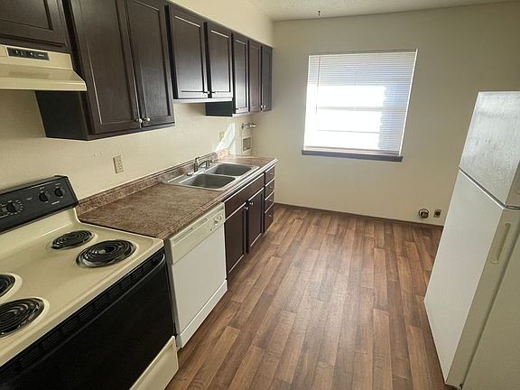4th image of 2205 College St APT 7