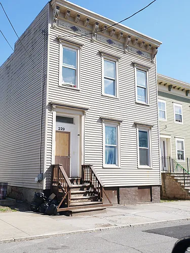 229 1st St #1 Photo 1 229 1st St #1 Photo 1
