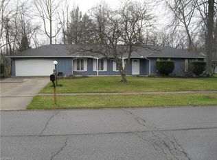 6016 Fieldstone Cir, North Ridgeville, OH 44039