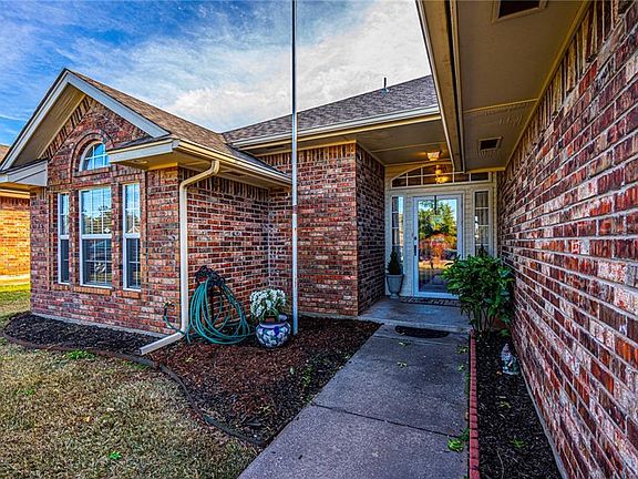 3rd image of 332 W Strasburg Way