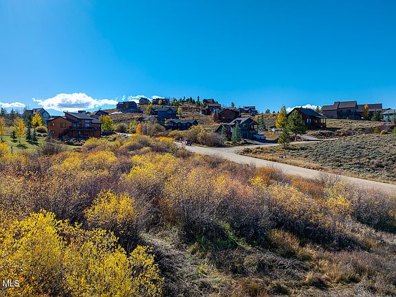 5th image of 658 Forrest Drive