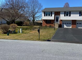8 Windolph Ct, Lititz, PA 17543