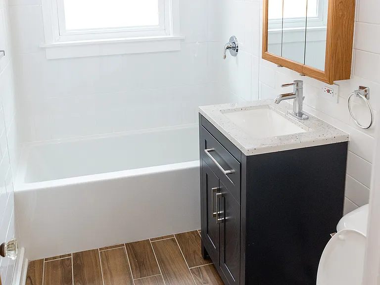 6210 N Harding Ave — Photo 6