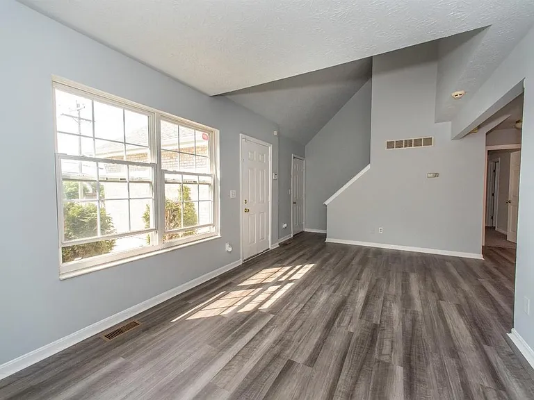 824 Neeb Rd — Photo 2