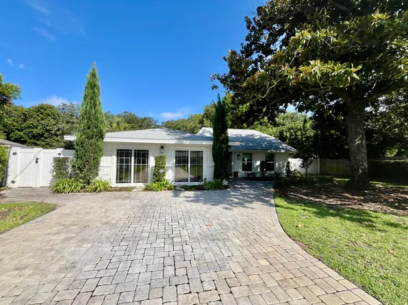 205 Florida Ave, Gulf Breeze, FL 32561
