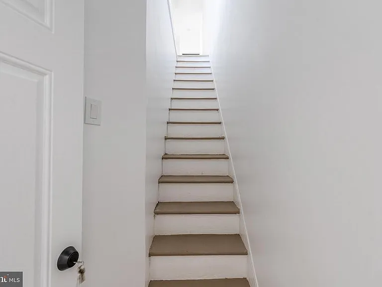 703 N 43rd St #2 — Photo 36