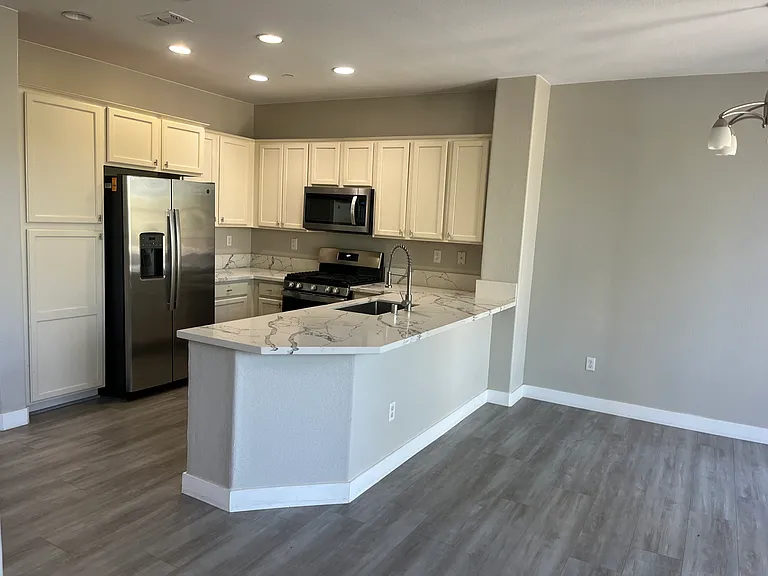 1508 Esplanade Cir — Photo 4