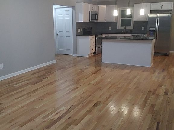 5th image of 4243 Ivanhoe St