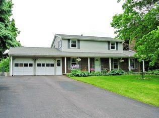 14 Littlewood Ln E, Rochester, NY 14625