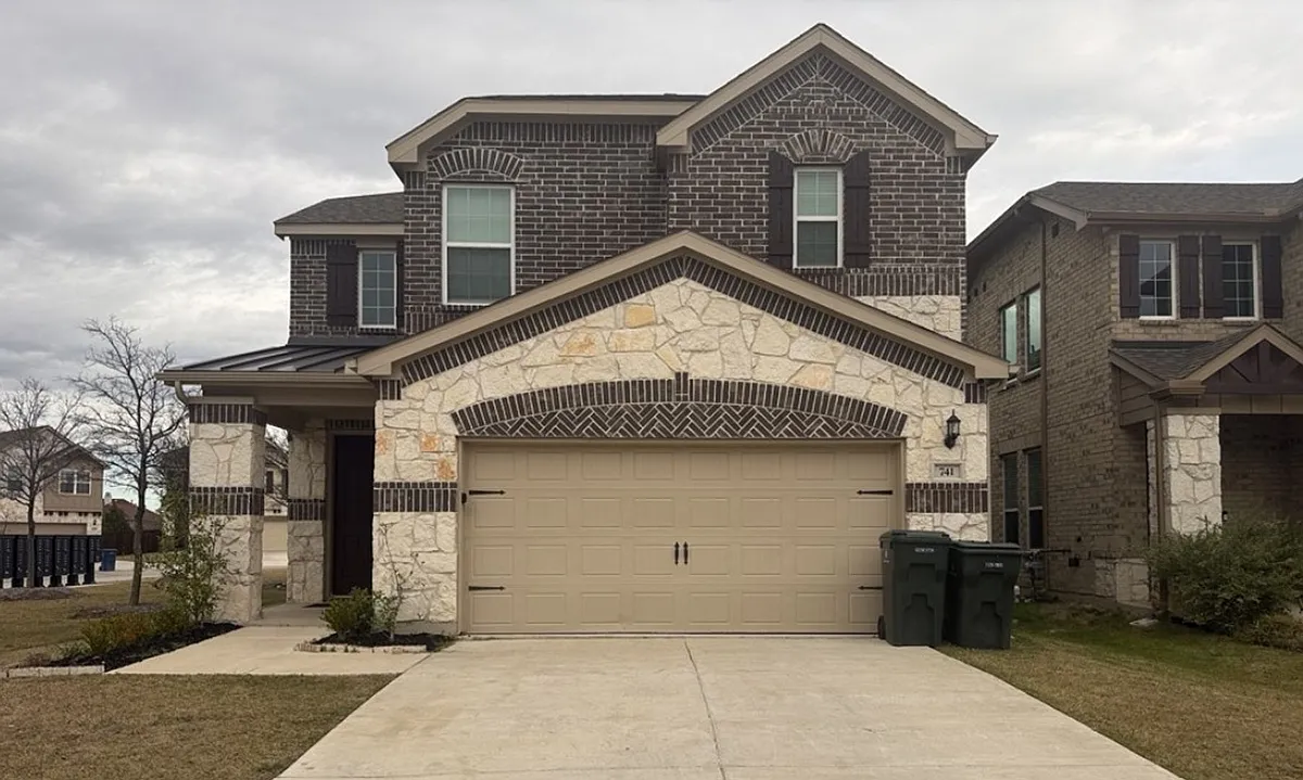 Building Photo - 741 Creekwater Ln