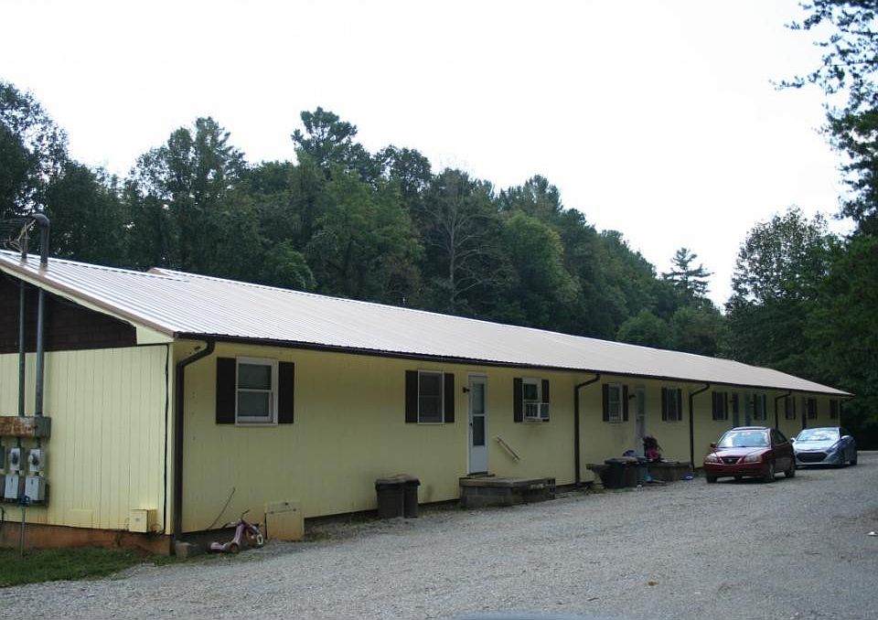 2nd image of 110 Hardin Ln #0