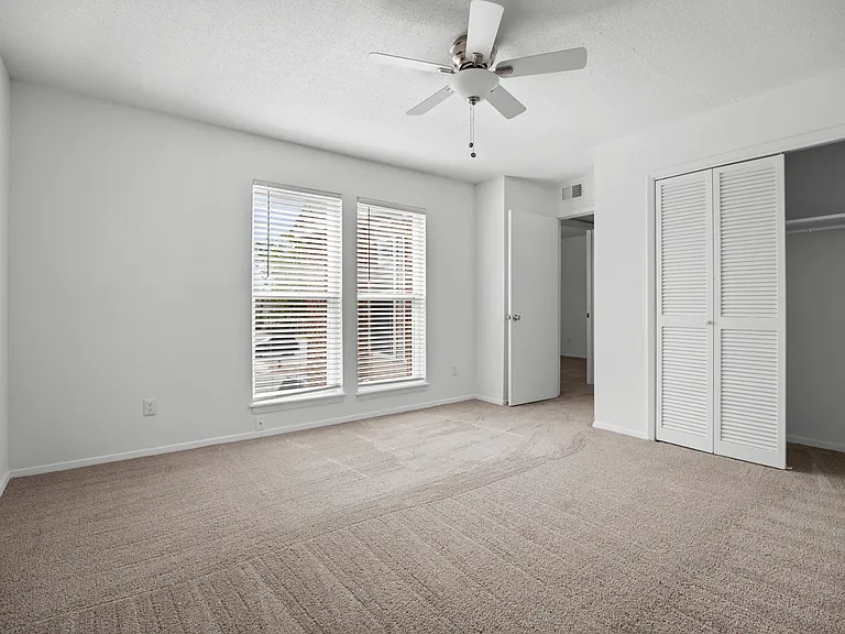 Glenmeade Village — Photo 17