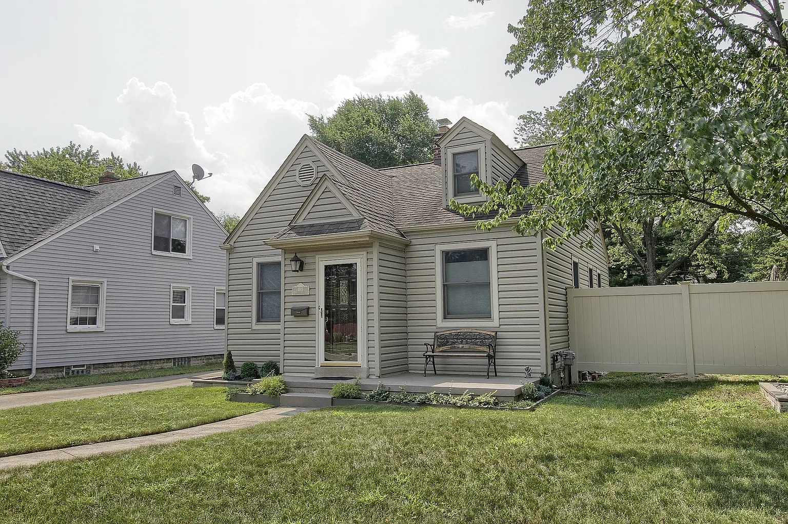 1115 Alberta St photo 1