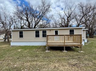 202 Washington St SE, Warroad, MN 56763