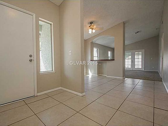 2nd image of 128 Sacramento Dr