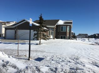 4586 Prairie Dr, Moorhead, MN 56560