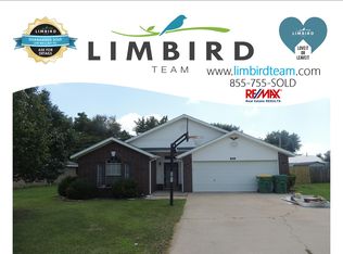 511 Cass Rd, Centerton, AR 72719