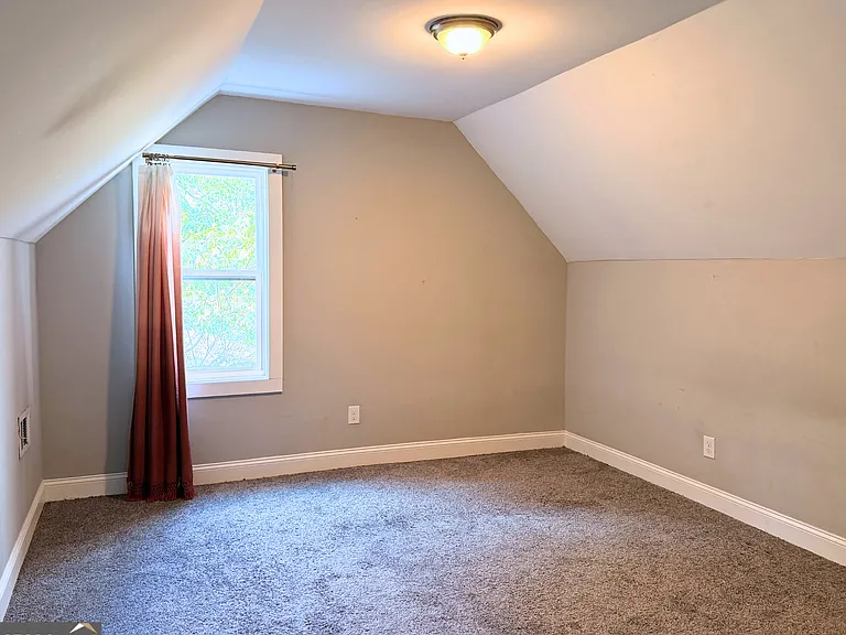 2561 Sylvan Rd — Photo 14