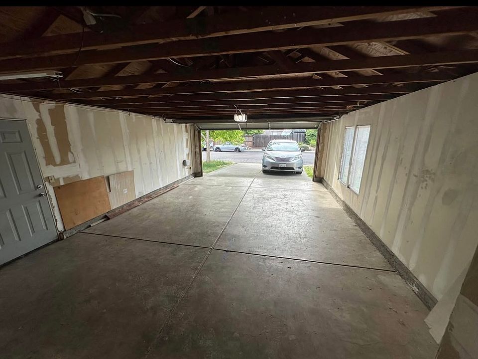 1st image of 118 Columbia Dr
