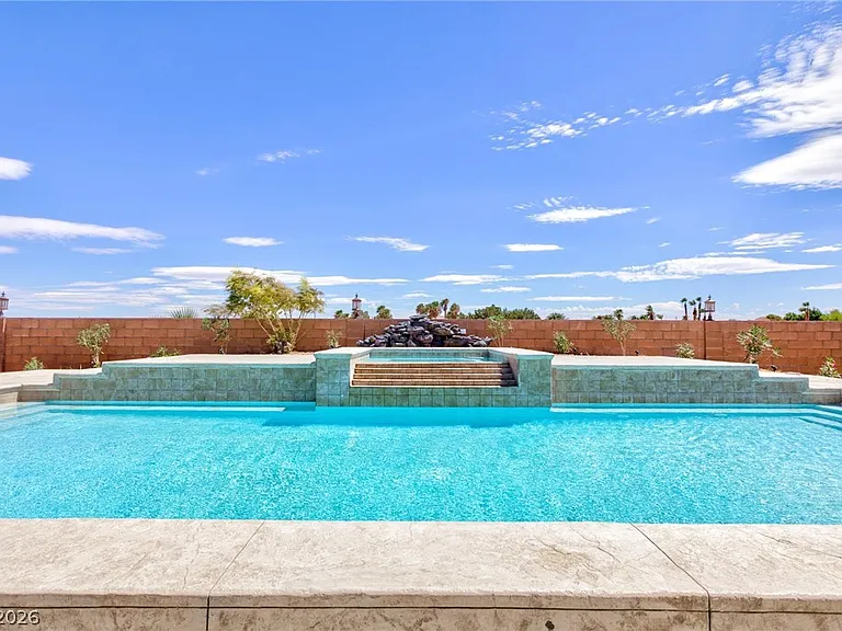 6525 Ponderosa Way — Photo 4