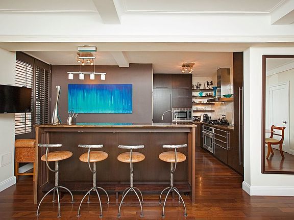 4th image of 162 W 56th St APT 1405