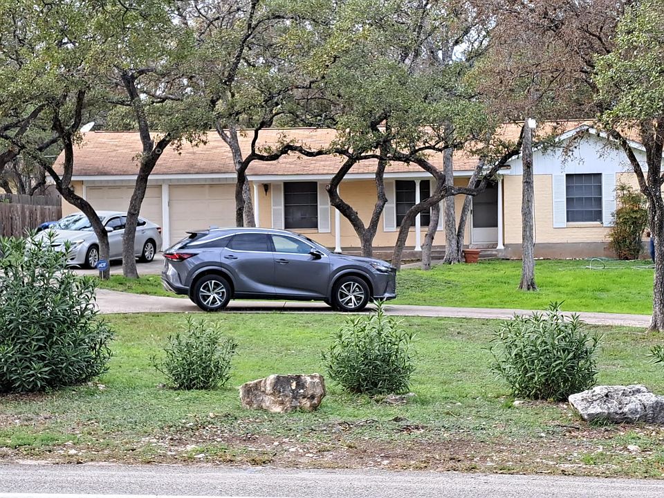 1st image of 10215 Dreamland Dr
