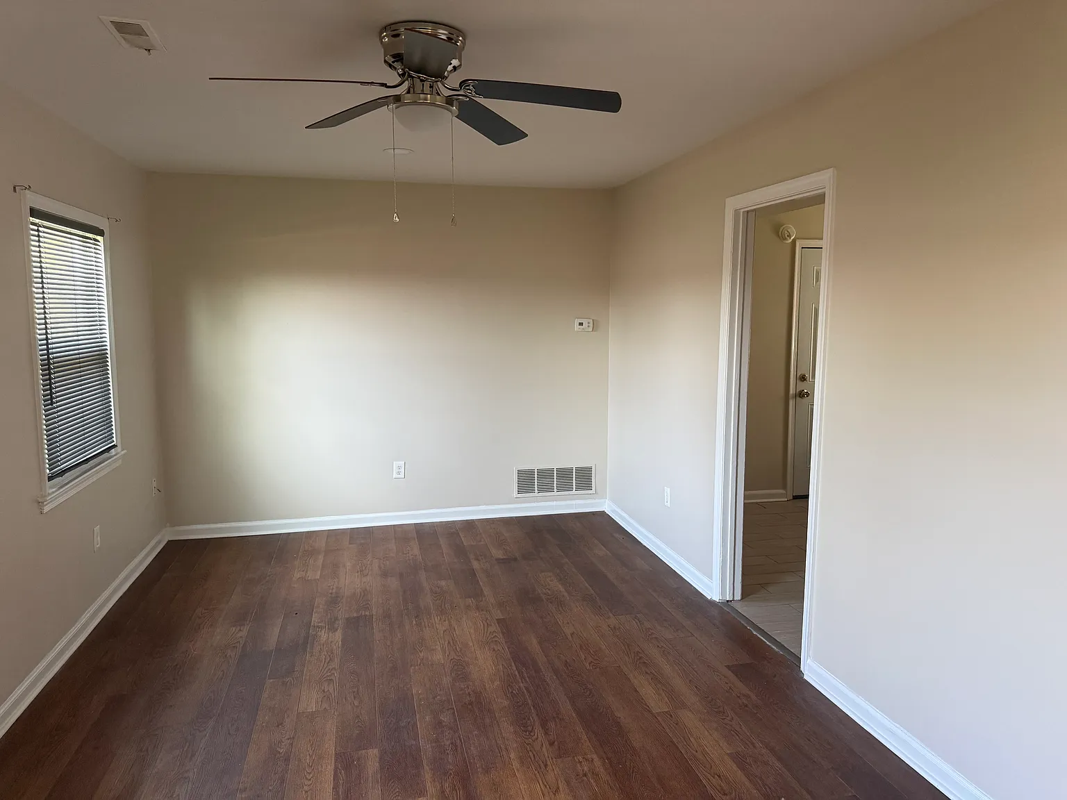 4 bed, 1.5 bath, 1519 sqft, $1,495 — Photo 3