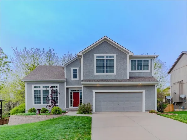 11020 Augusta Dr, Kansas City, KS 66109