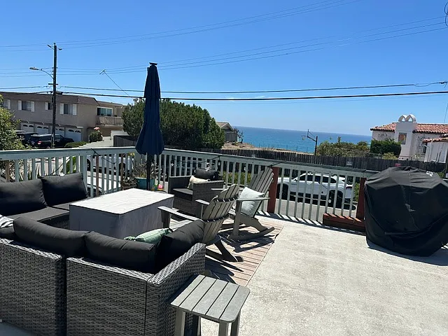 2 bed, 1.5 bath, 800 sqft, $3,200 — Photo 2
