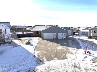 1107 Bouyer Pl, Bismarck, ND 58504